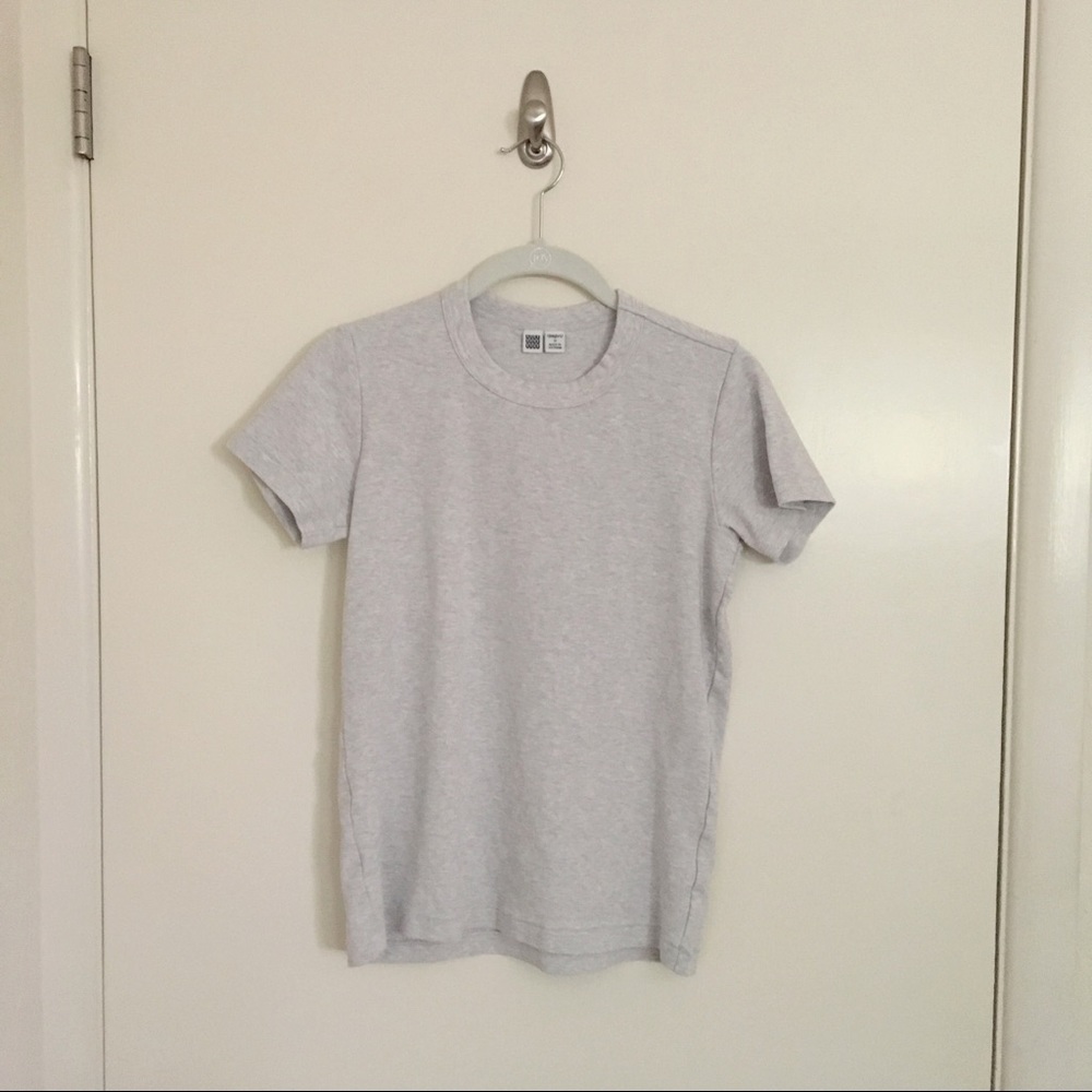 nwot uniqlo u gray t-shirt